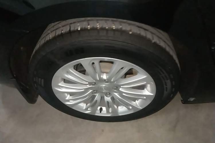 Used Buick LaCrosse 2018 20T Leading Model Right Rear Wheel Hub