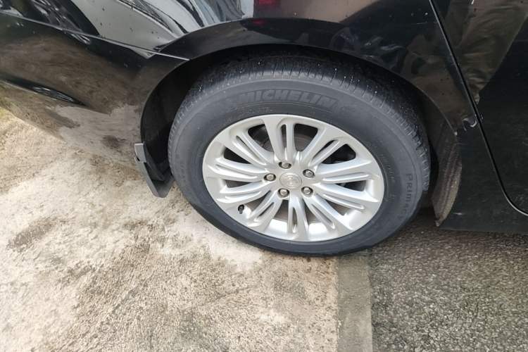 Used Buick LaCrosse 2018 20T Elite Edition Right Rear Wheel Hub