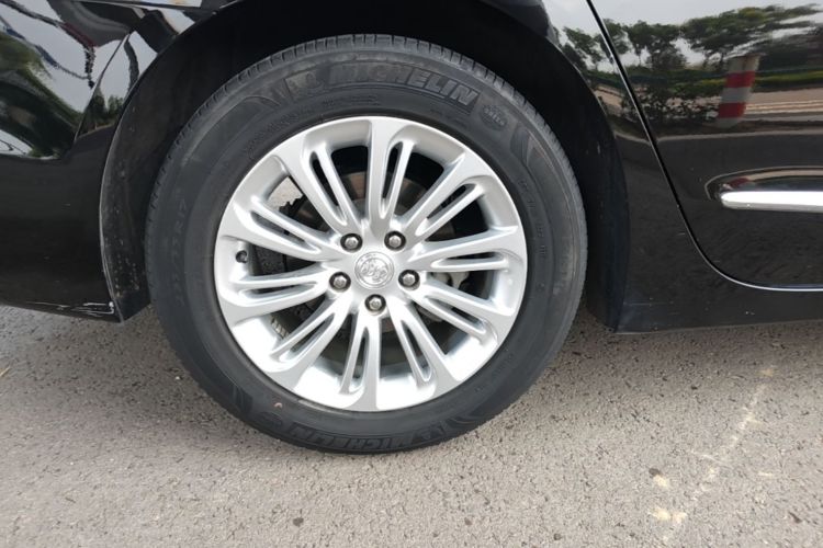 Used Buick LaCrosse 2018 20T Elite Edition Right Rear Wheel Hub