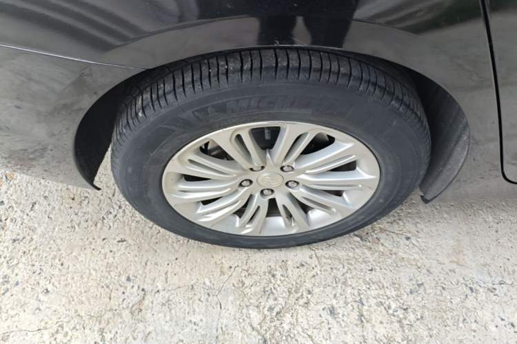 Used Buick LaCrosse 2018 20T Elite Edition Right Rear Wheel Hub