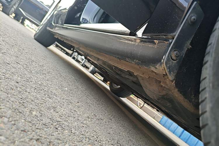 Used Buick LaCrosse 2018 20T Elite Edition Right Side Sill