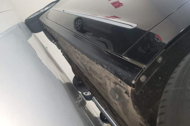Used Buick LaCrosse 2018 20T Elite Edition Right Side Sill