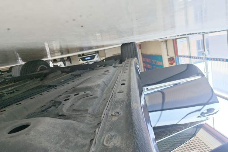 Used Buick LaCrosse 2018 30H Elite Edition Right Side Sill