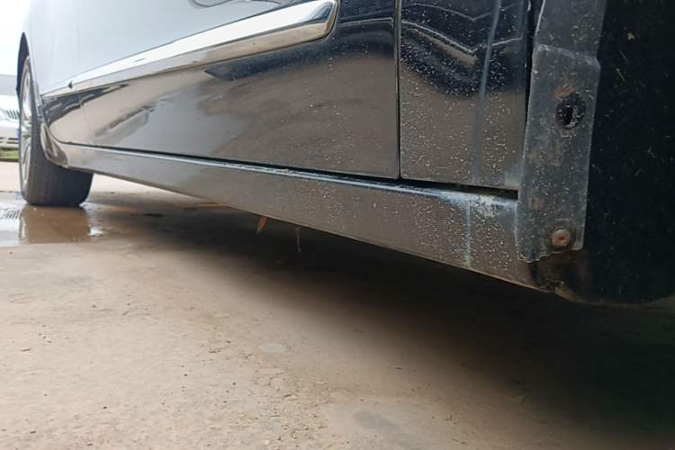Used Buick LaCrosse 2018 20T Luxury Model Right Side Sill