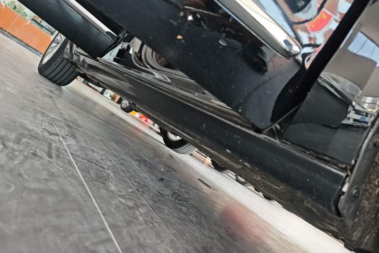 Used Buick LaCrosse 2018 28T Elite Edition Right Side Sill