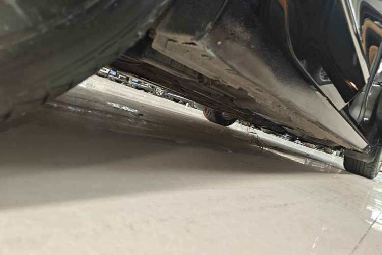 Used Buick LaCrosse 2018 28T Elite Edition Right Side Sill