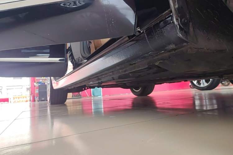 Used Buick LaCrosse 2018 20T Luxury Model Right Side Sill