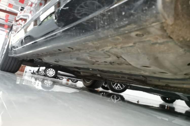 Used Buick LaCrosse 2018 30H Elite Edition Right Side Sill