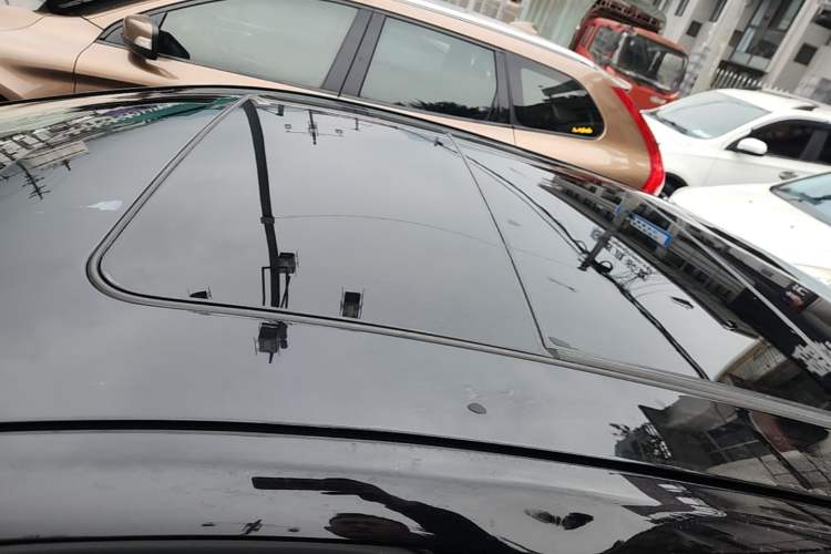 Used Buick LaCrosse 2018 20T Elite Edition Roof