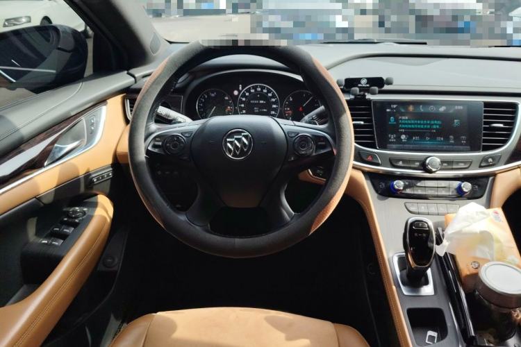 Used Buick LaCrosse 2018 28T Luxury Model Steering Wheel