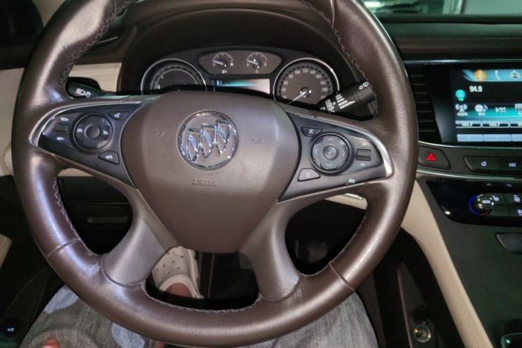 Used Buick LaCrosse 2018 30H Luxury Edition Steering Wheel