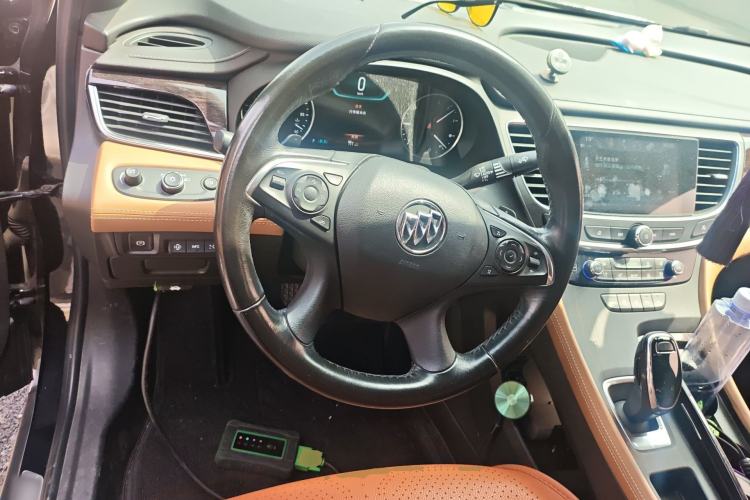Used Buick LaCrosse 2018 28T Luxury Model Steering Wheel