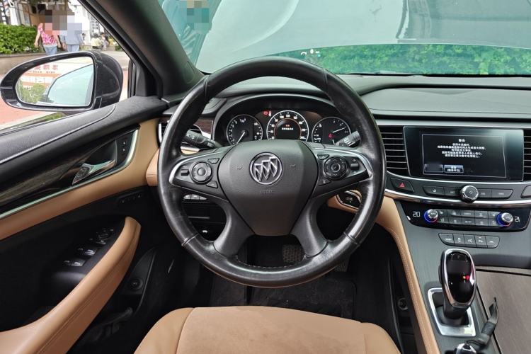Used Buick LaCrosse 2018 28T Luxury Model Steering Wheel