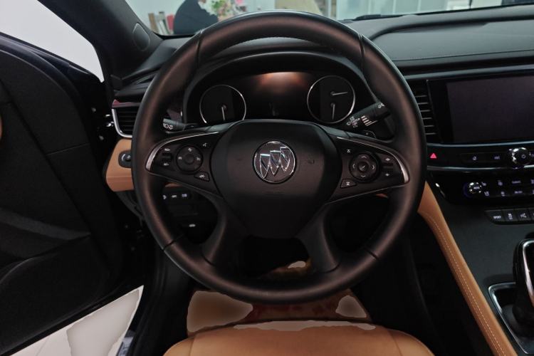 Used Buick LaCrosse 2018 20T Luxury Model Steering Wheel