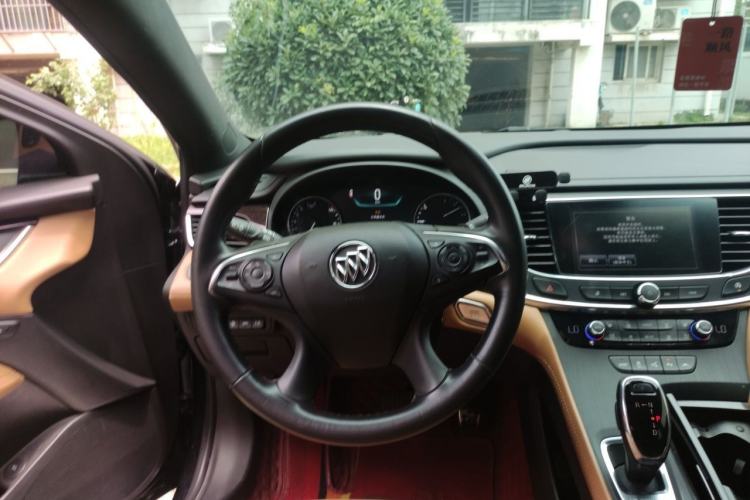 Used Buick LaCrosse 2018 20T Luxury Model Steering Wheel