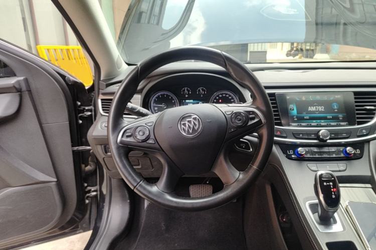 Used Buick LaCrosse 2018 20T Elite Edition Steering Wheel