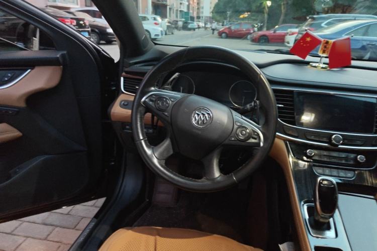 Used Buick LaCrosse 2018 20T Luxury Model Steering Wheel