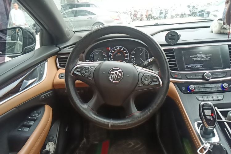 Used Buick LaCrosse 2018 28T Luxury Model Steering Wheel