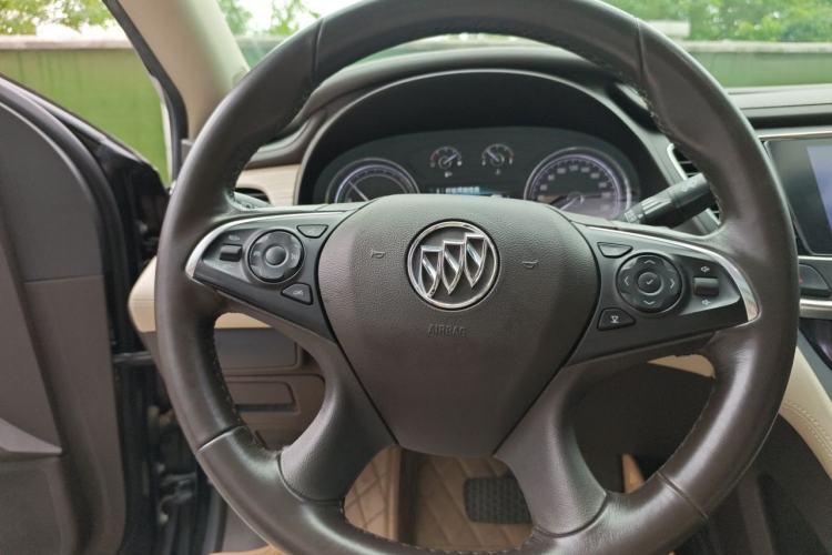 Used Buick LaCrosse 2018 30H Elite Edition Steering Wheel