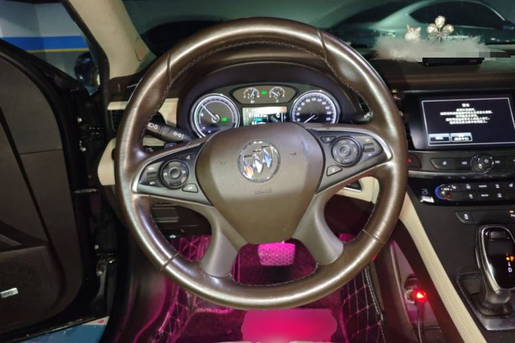 Used Buick LaCrosse 2018 30H Elite Edition Steering Wheel