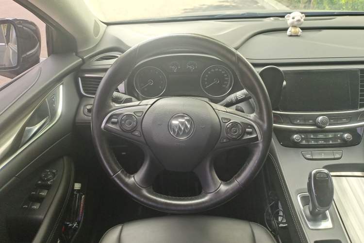 Used Buick LaCrosse 2018 20T Elite Edition Steering Wheel