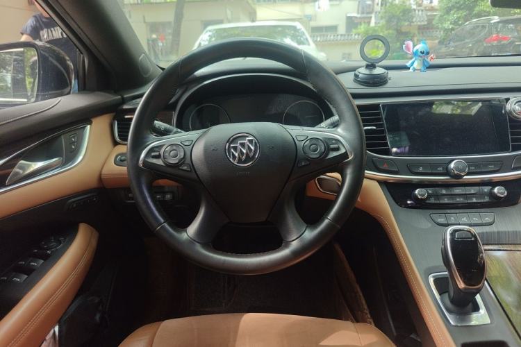 Used Buick LaCrosse 2018 20T Luxury Model Steering Wheel