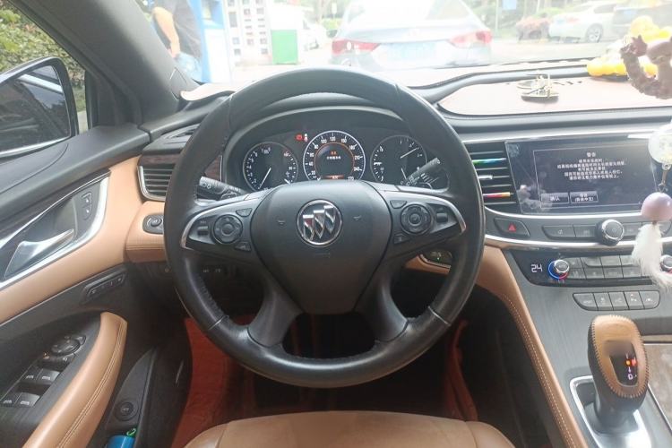 Used Buick LaCrosse 2018 28T Luxury Model Steering Wheel