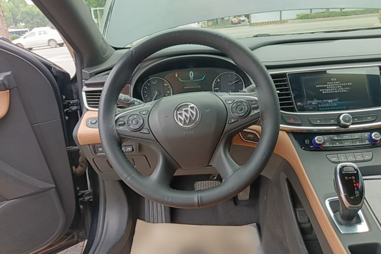 Used Buick LaCrosse 2018 20T Luxury Model Steering Wheel
