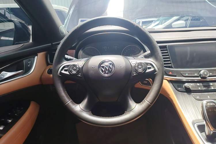Used Buick LaCrosse 2018 28T Elite Edition Steering Wheel
