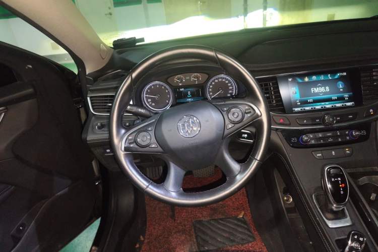 Used Buick LaCrosse 2018 20T Elite Edition Steering Wheel