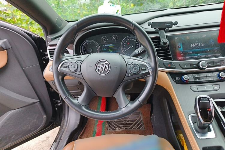 Used Buick LaCrosse 2018 28T Elite Edition Steering Wheel