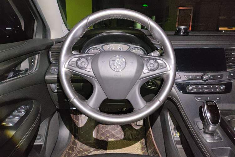 Used Buick LaCrosse 2018 20T Elite Edition Steering Wheel