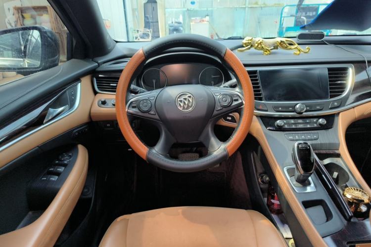 Used Buick LaCrosse 2018 28T Luxury Model Steering Wheel