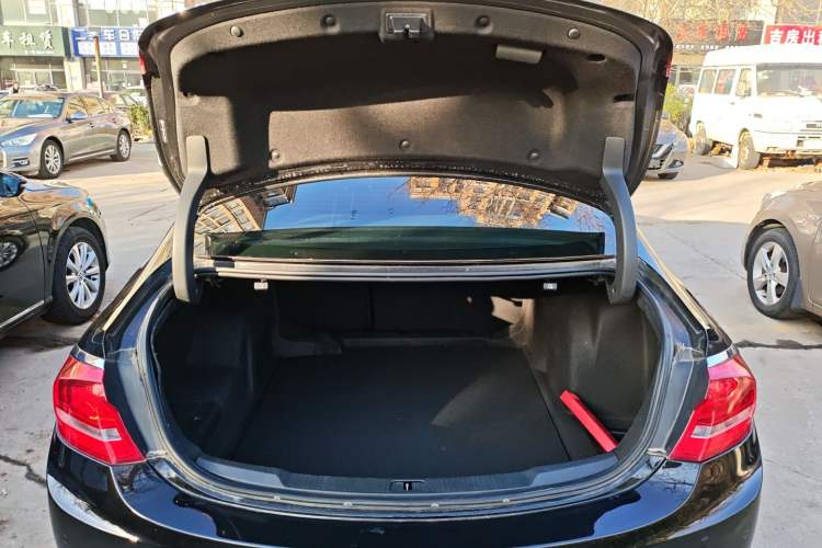 Used Buick LaCrosse 2018 20T Elite Edition Trunk
