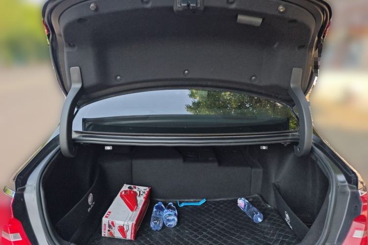 Used Buick LaCrosse 2018 30H Elite Edition Trunk