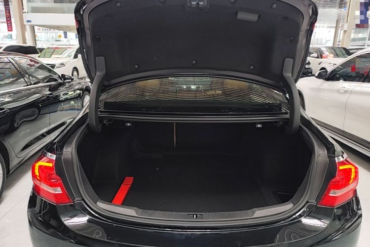 Used Buick LaCrosse 2018 28T Elite Edition Trunk