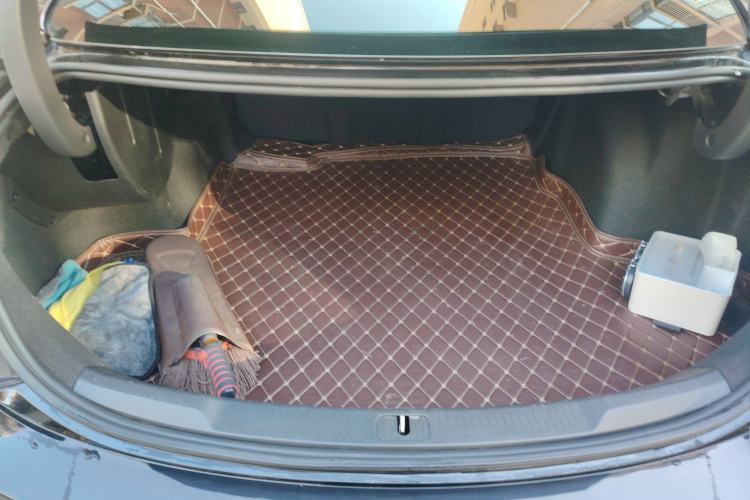 Used Buick LaCrosse 2018 28T Luxury Model Trunk