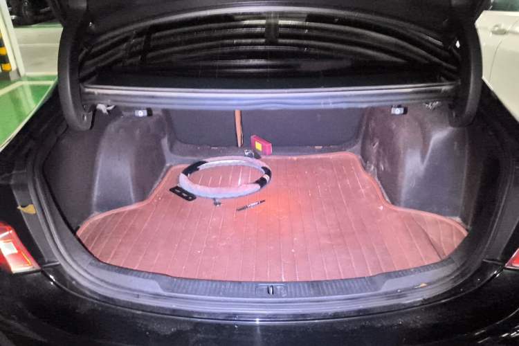 Used Buick LaCrosse 2018 28T Elite Edition Trunk