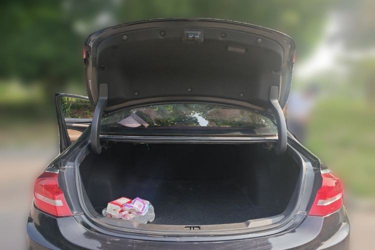 Used Buick LaCrosse 2018 28T Luxury Model Trunk