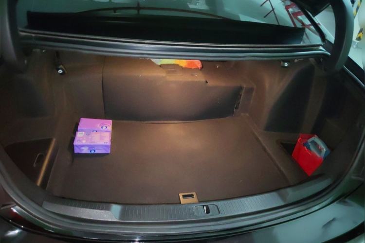 Used Buick LaCrosse 2018 30H Luxury Edition Trunk