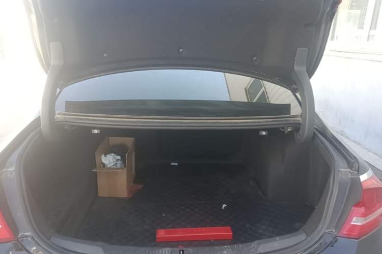 Used Buick LaCrosse 2018 20T Elite Edition Trunk