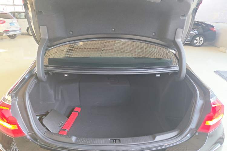 Used Buick LaCrosse 2018 30H Elite Edition Trunk