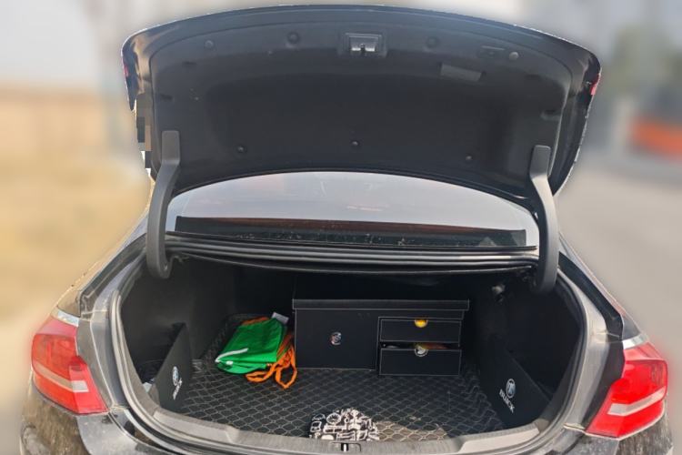 Used Buick LaCrosse 2018 28T Luxury Model Trunk