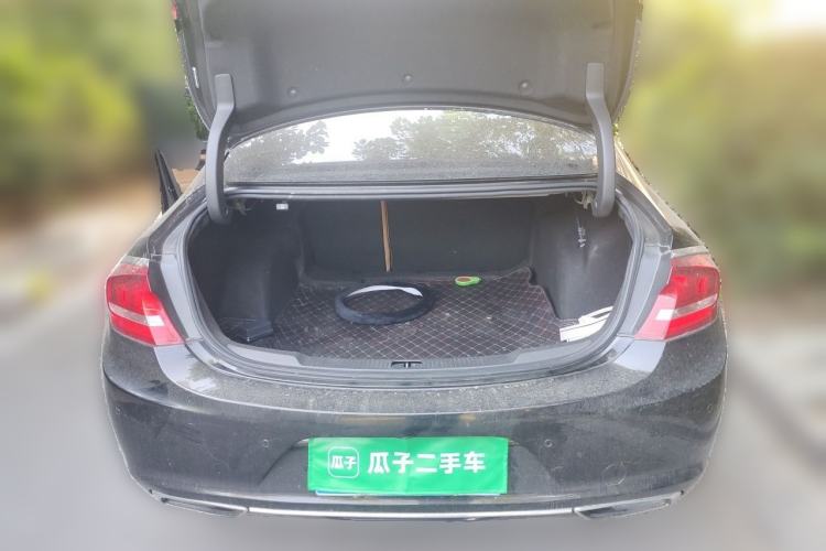 Used Buick LaCrosse 2018 28T Elite Edition Trunk