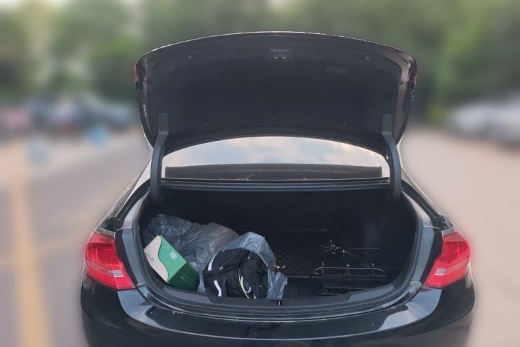 Used Buick LaCrosse 2018 28T Luxury Model Trunk