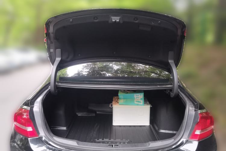Used Buick LaCrosse 2018 28T Luxury Model Trunk