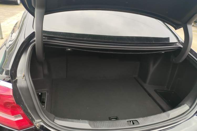 Used Buick LaCrosse 2018 30H Elite Edition Trunk