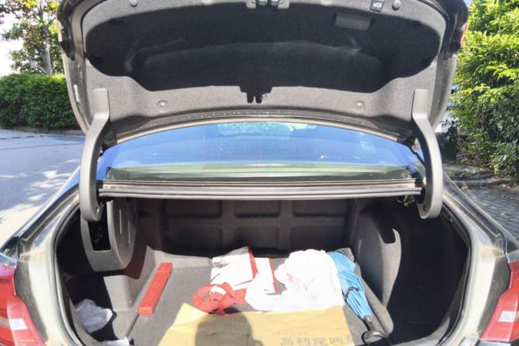 Used Buick LaCrosse 2018 28T Luxury Model Trunk
