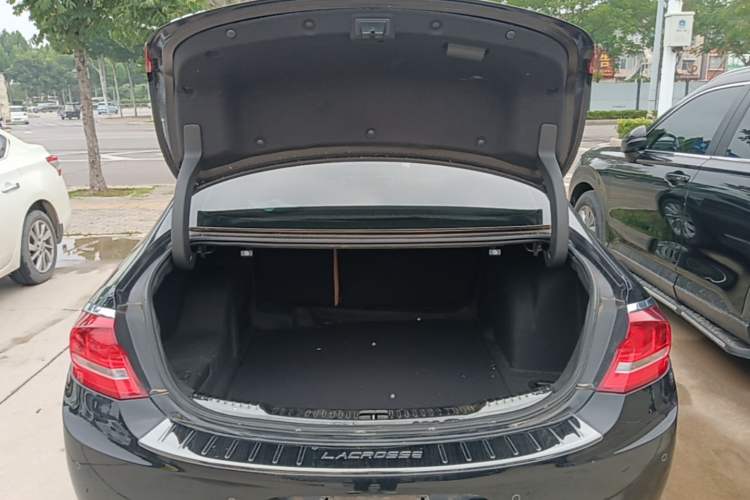 Used Buick LaCrosse 2018 20T Luxury Model Trunk