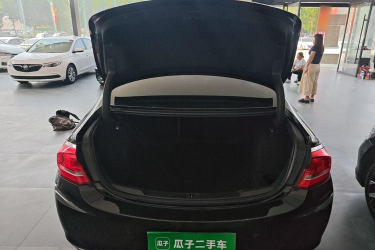 Used Buick LaCrosse 2018 28T Elite Edition Trunk